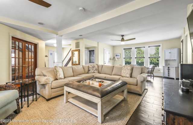 513 Ocean Park Avenue Gallery 4