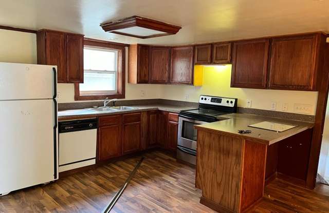 Beautiful 4 bedrooms house in a quiet little town photos photos