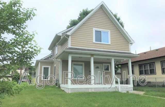 2211 Queen Avenue North - 1 photos photos