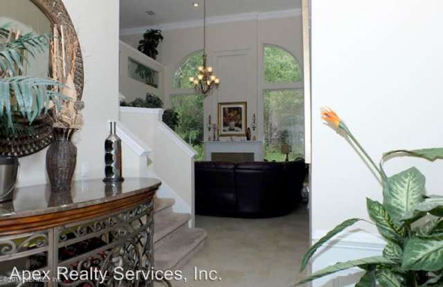 4463 Ecton Ln E Gallery 2