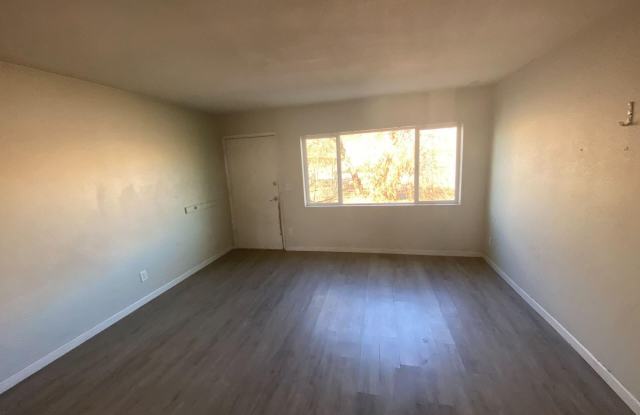 1126 N 27TH Street N unit: 5 photos photos