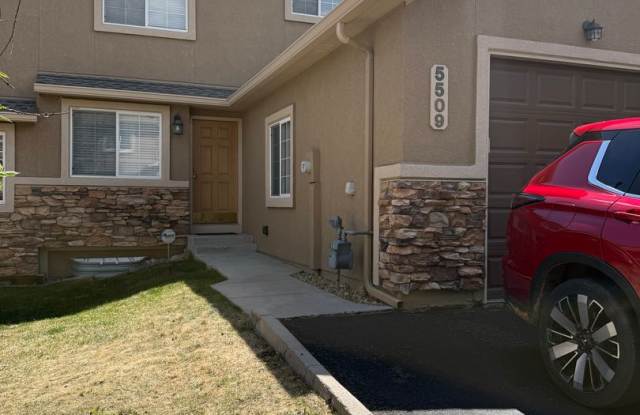 2 bedroom, 2 1/2 bath condo in the NORTHEAST side of Colorado Springs photos photos