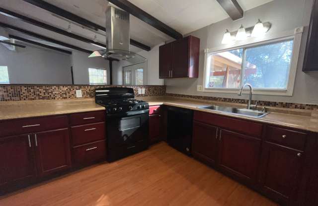 Move in by Oct 31, 2026 and get $200 off November and $200 December rent!! Gallery 4