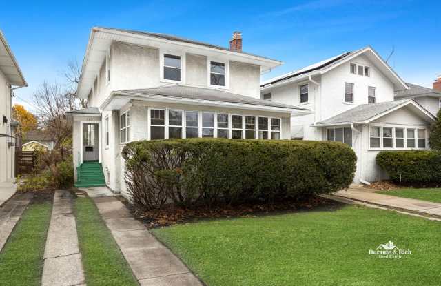 Single Family Home in Historic Oak Park Neighborhood - 727 Ridgeland Avenue, Oak Park, IL 60302 Single Family Home in Historic Oak Park Neighborhood - 727 Ridgeland Avenue, Oak Park, IL 60302