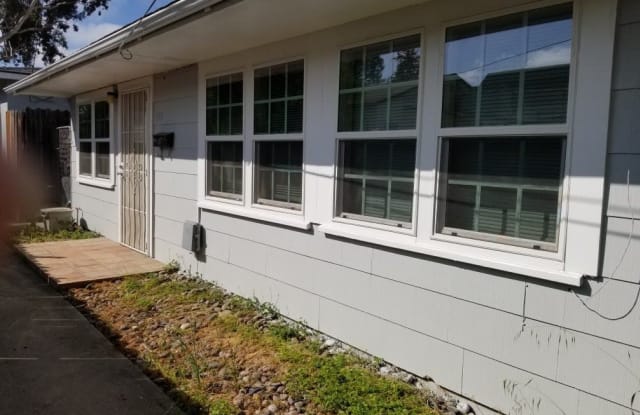 737 D St - 737 D Street, Ramona, CA 92065