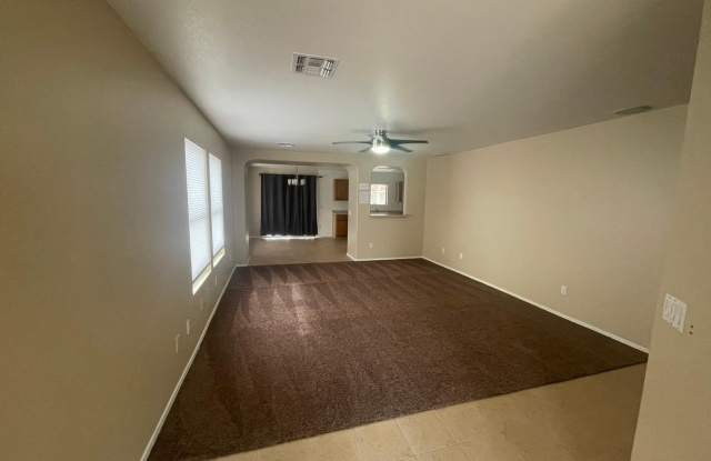 5641 E Flower Avenue Gallery 2