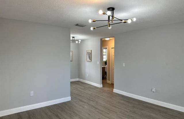 110 SE 7th St - 110 Southeast 7th Street, Hallandale Beach, FL 33009