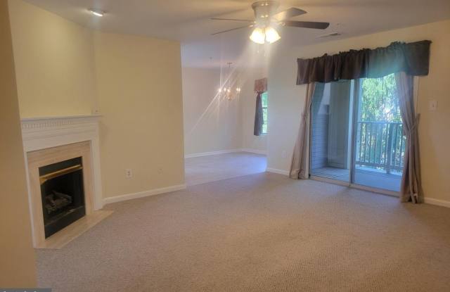 8813 STONE RIDGE CIR #202 Gallery 3