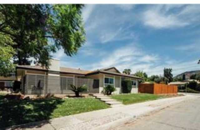 1137 E Northridge Avenue Gallery 2