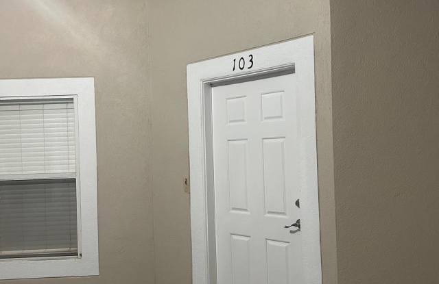 6063 MAGGIES Circle unit: 103 photos photos