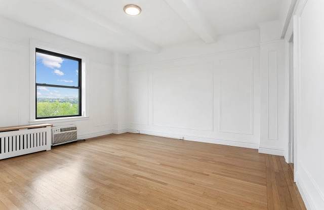 340 Riverside Dr Apt 6B photos photos