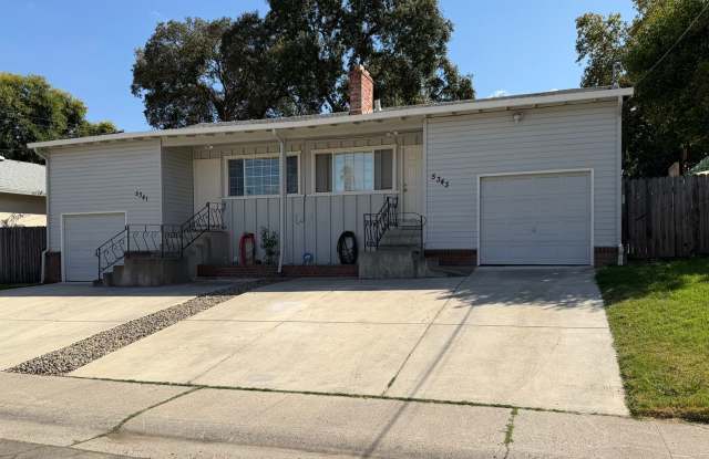 BEAUTIFUL UPDATED DUPLEX IN FAIR OAKS!! Gallery 4