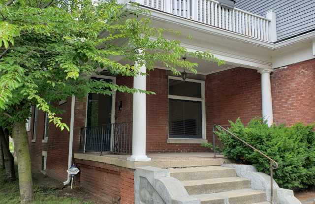 2126 N Talbott St photos photos