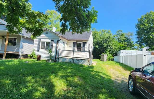 Single family home in Dayton, Ohio photos photos