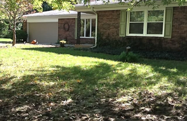 8195 Oak St - 8195 Oak St, Zionsville, IN 46077
