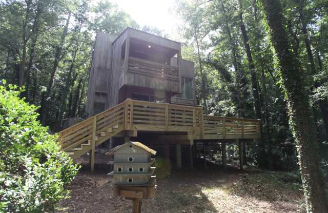 One of a Kind Home in the Heart of Auburn – Perfect for Living  Entertaining! photos photos