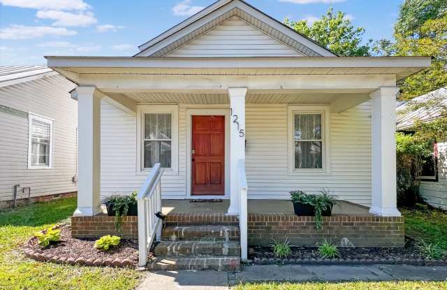 Renovated Oakwood Gem with Modern Amenities and Private Backyard! photos photos