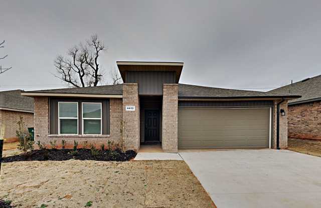 Beautiful 4 Bedroom Home in Mustang School District photos photos