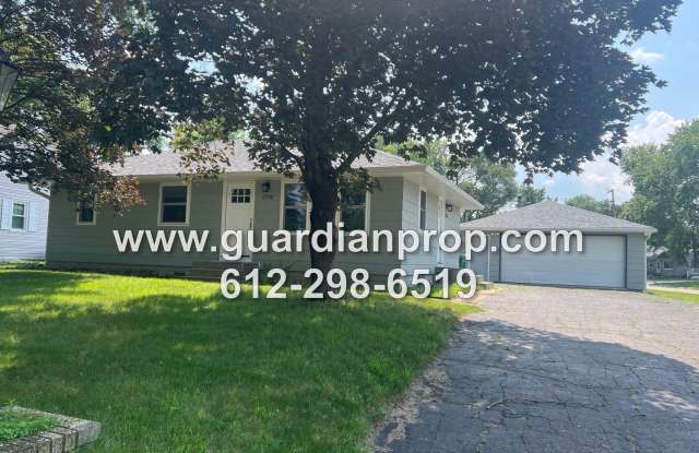 Shoreview House Available September 1st, Updated Full Bath, Updated Flooring, Large Fenced Yard, Oversized Garage photos photos