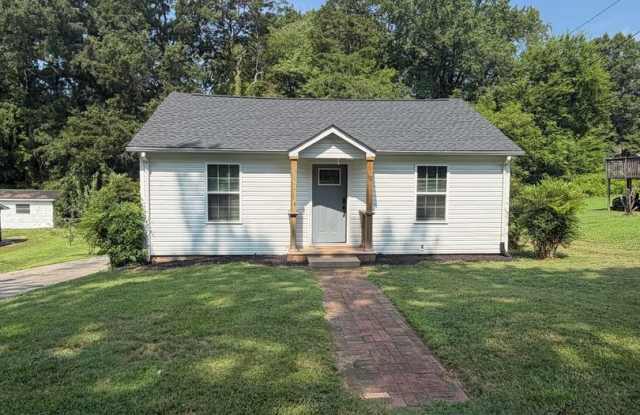Renovated 2BR Home Near Downtown Kannapolis – 112 McCray Ave photos photos