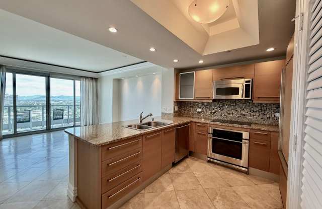 Turnberry Towers East | 17th Floor High-Rise Overlooking The Resort Corridor photos photos