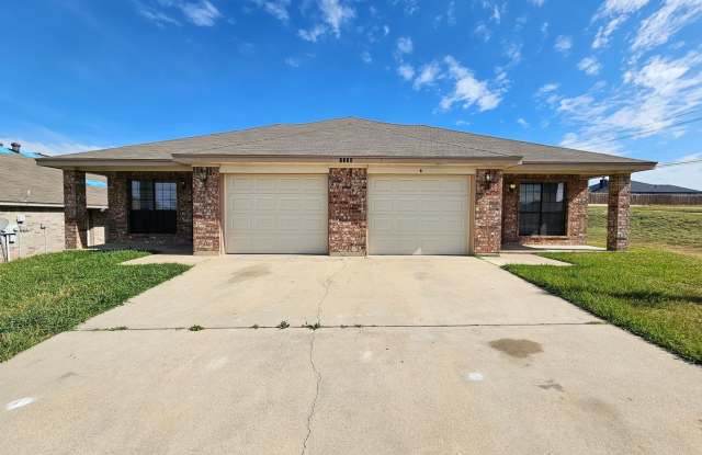 AVAILABLE NOW! photos photos AVAILABLE NOW! photos photos