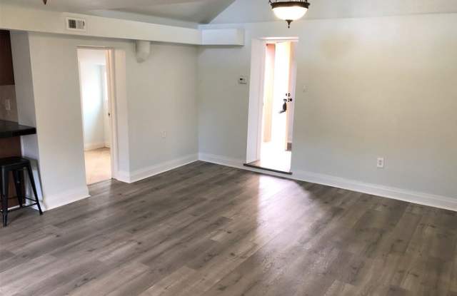2674 Jasmine Street Gallery 2