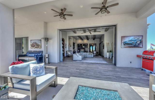5861 E Cloud Road Gallery 3