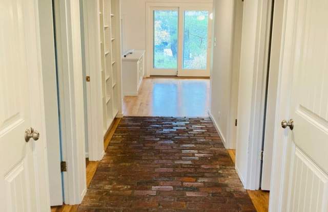 589 Grow Avenue NW Gallery 4