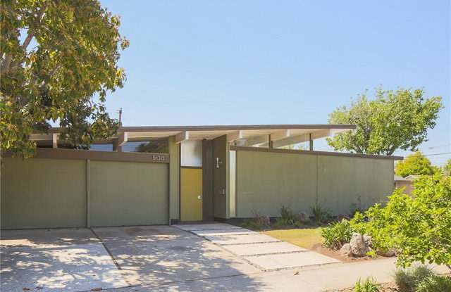 508 South Woodland Street Gallery 3