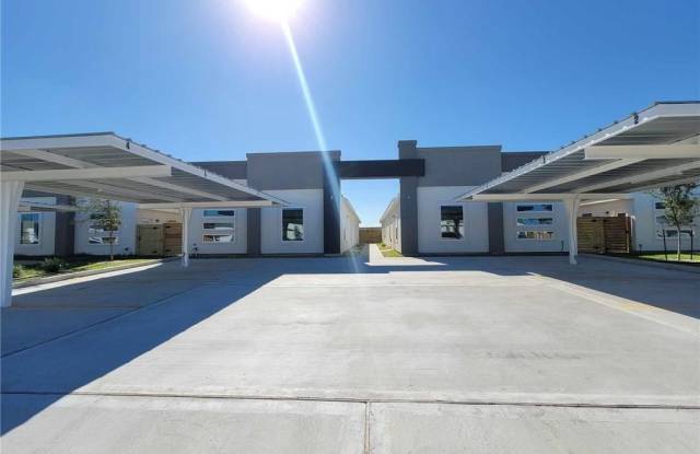 208 W Campeche Avenue - 208 West Campeche Avenue, Alton, TX 78573