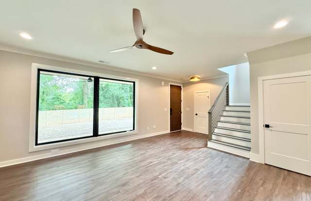 **OFFERING 1-MONTH RENT FREE & REFUNDABLE APPLICATION FEES** Newly Built Luxury 3BD, 2.5BA Downtown Raleigh Home with a Private Fenced Yard, No Shared Walls & a 2-Car Attached Garage Gallery 4
