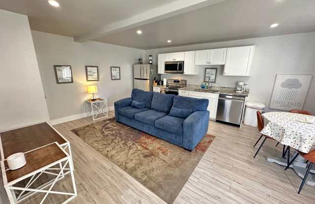 214 E 32nd St. Unit D photos photos