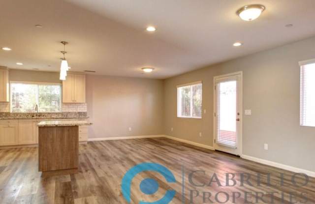 3050 Julielynn Way Gallery 4