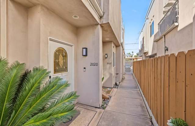 Beautiful 2 Bedroom, 2 Bath Condominium with Garage & Parking – Pacific Beach, Call 6 1 9 8 8 8 5 5 5 4 Gallery 3