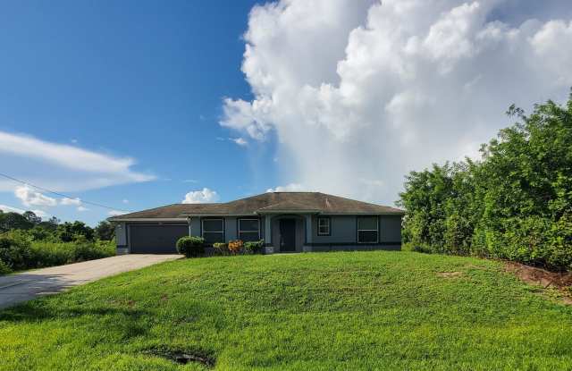Spacious 3 Bedroom 2 Bath 2 Car Garage Home photos photos