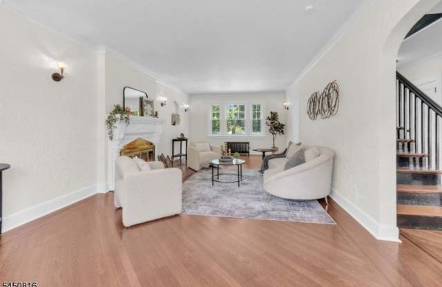 153 Clairmont Ter Gallery 3