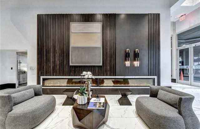 400 W Peachtree Street NW Gallery 2