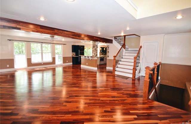 20230 Sportsman Drive Gallery 3