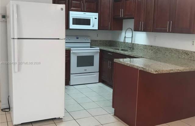 1017 SW 8th St photos photos