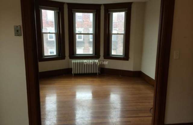 259 Washington Gallery 3