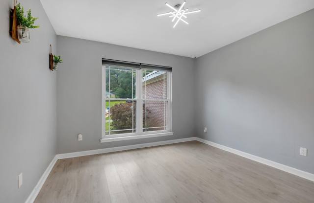 4916 Heathe Drive Gallery 2