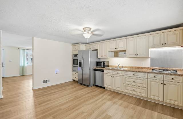 7858 Saint Claire Lane Gallery 1