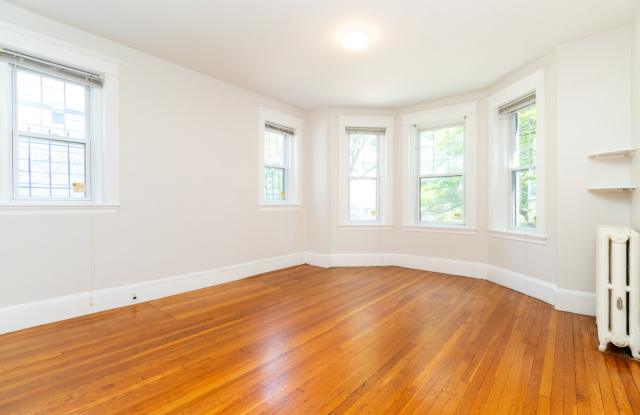 61 Quint Avenue Gallery 3