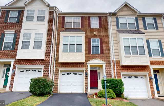 502 LEGRACE Terrace NE photos photos