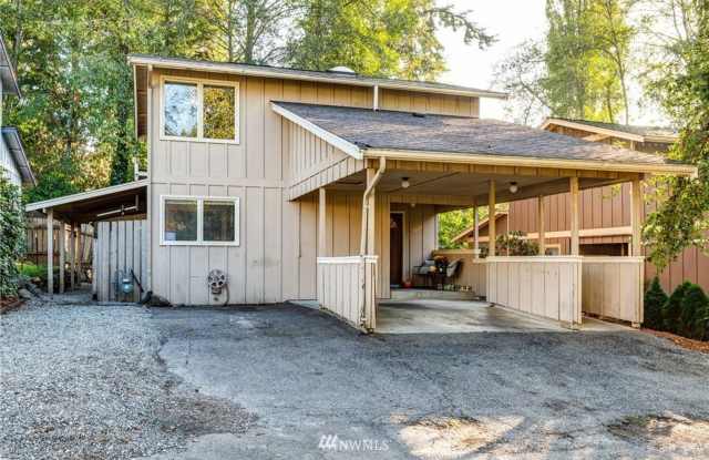 4 Bed, 2 Bath Home - Easy Access to I-5 and WWU Gallery 1