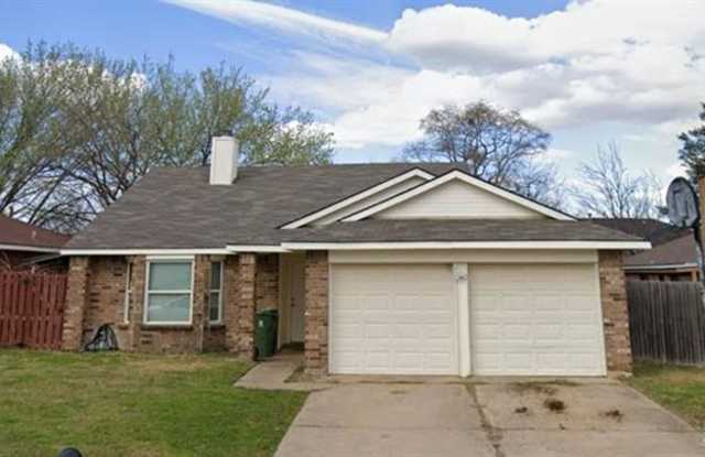 405 Angelina Drive - 405 Angelina Drive, Arlington, TX 76018