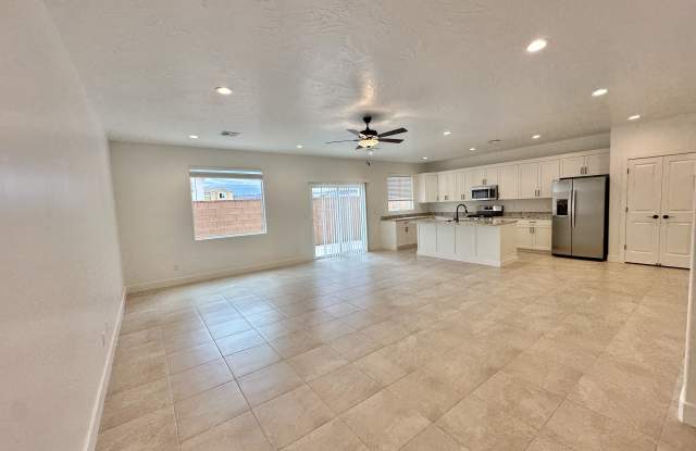 218 N 2480 W photos photos