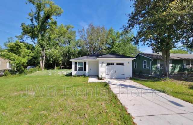 1457 Clyde St photos photos