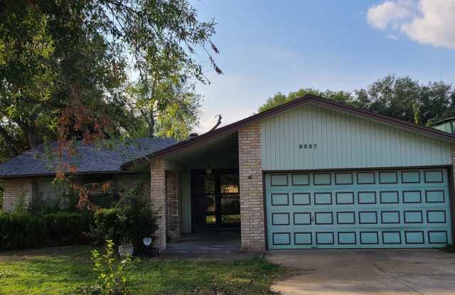 Spacious 3/2/2 single story in Camelot! - 8327 Lime House Drive, Bexar County, TX 78239